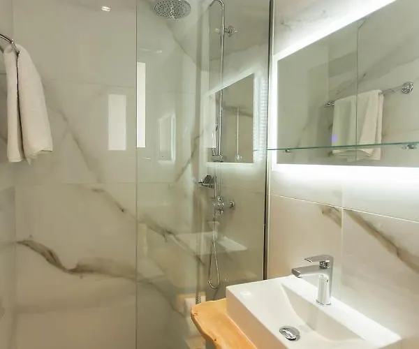 Deluxe Town Hall Square Flat In Historical Center 2 Апартаменты *