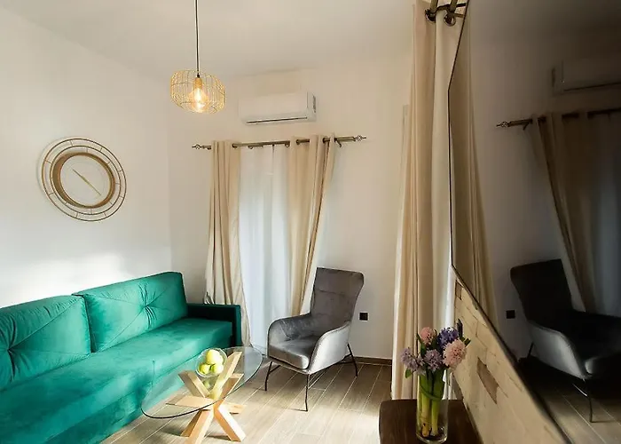 Deluxe Town Hall Square Flat In Historical Center 2 Апартаменты *